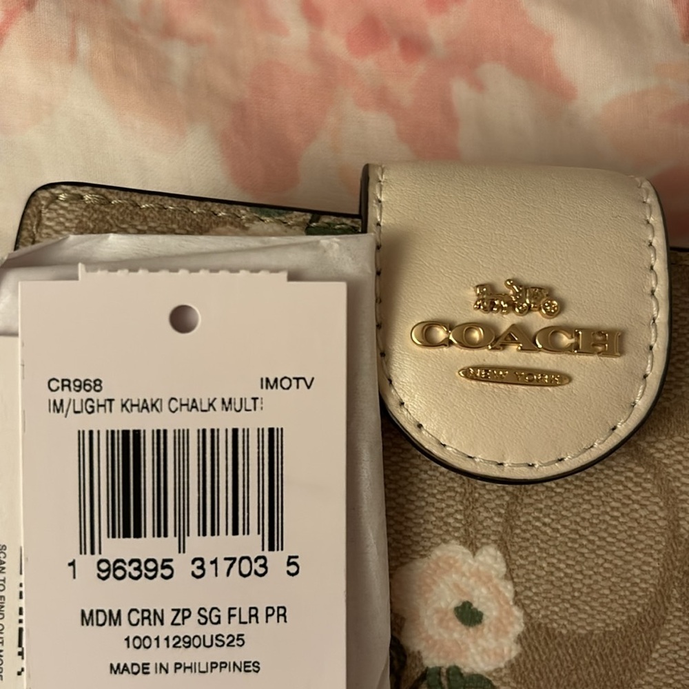 Coach light khaki floral multi wallet nwt - Picture 9 of 10